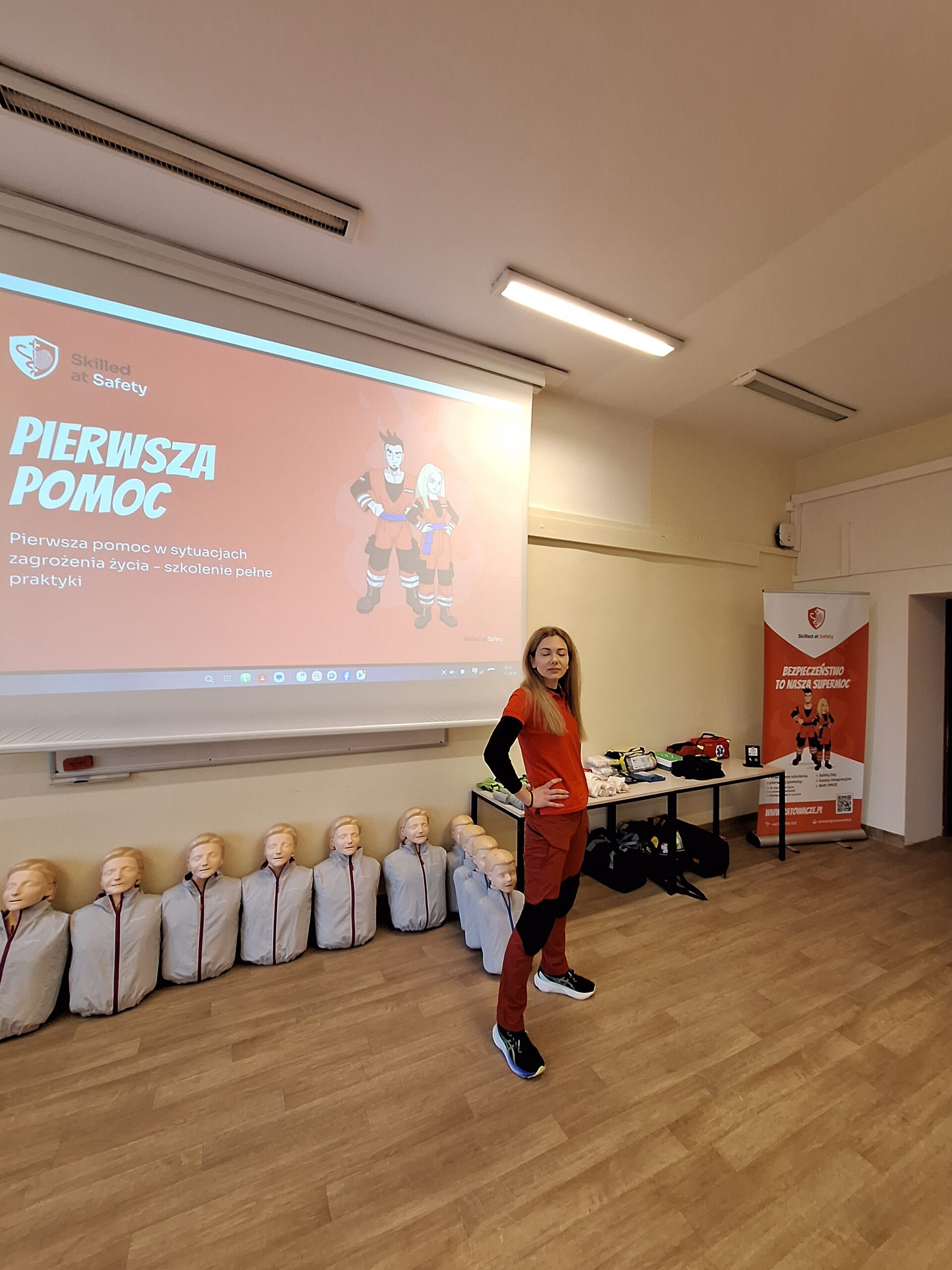 Szkolenie BLS AED - sprzęt i Ratowaczka